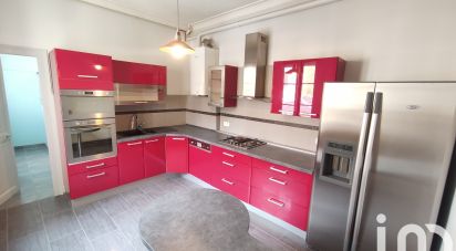 Apartment 6 rooms of 154 m² in Poitiers (86000)