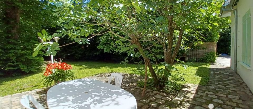 Maison 1 pièce de 204 m² à Pessac (33600)