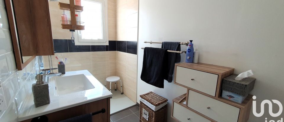 Maison 3 pièces de 73 m² à Thézan-des-Corbières (11200)