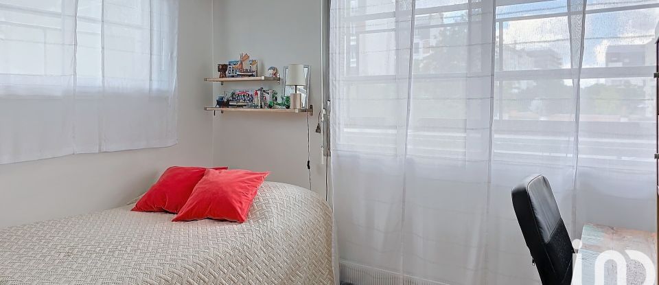 Appartement 4 pièces de 76 m² à Paris (75012)