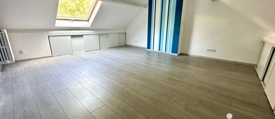 Maison traditionnelle 5 pièces de 90 m² à Saint-Arnoult-en-Yvelines (78730)