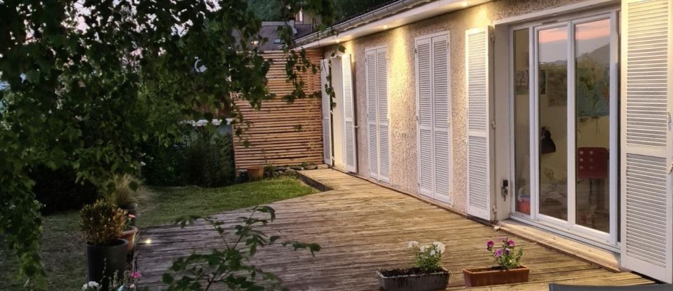 Maison 8 pièces de 199 m² à Saint-Georges-de-Commiers (38450)