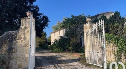 Demeure 5 pièces de 231 m² à Branne (33420)