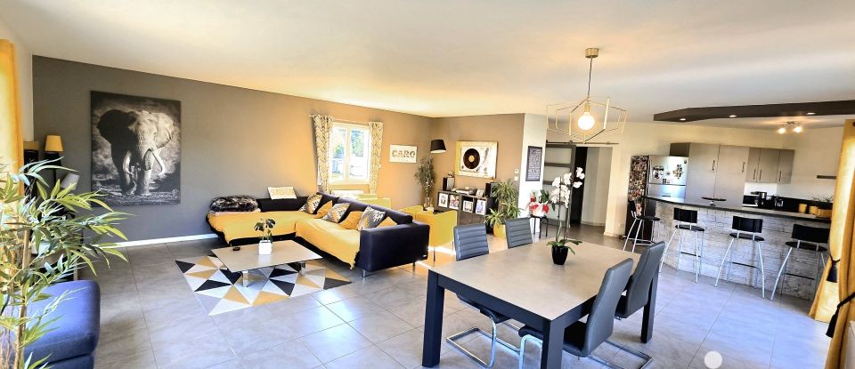 Maison 5 pièces de 142 m² à Faverges-de-la-Tour (38110)