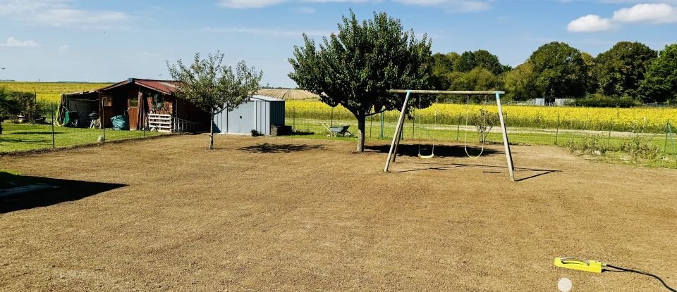 Maison 6 pièces de 132 m² à Saint-Péravy-la-Colombe (45310)