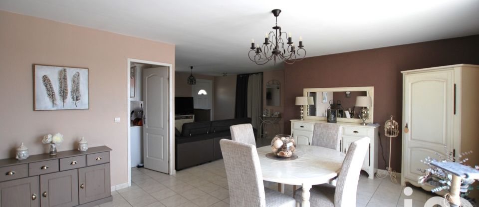 Pavilion 6 rooms of 108 m² in Ousson-sur-Loire (45250)