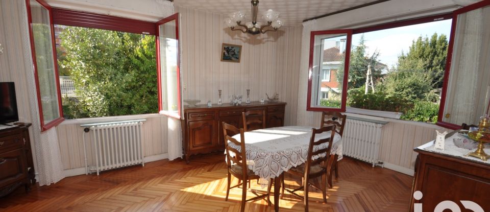 Traditional house 7 rooms of 140 m² in Cenon (33150)