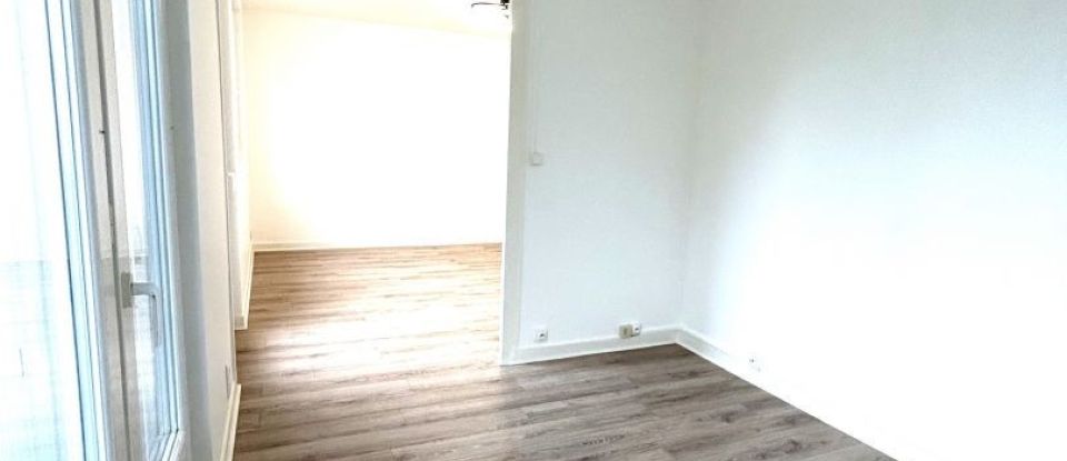 Apartment 4 rooms of 68 m² in - (24660)