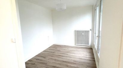 Apartment 4 rooms of 68 m² in - (24660)