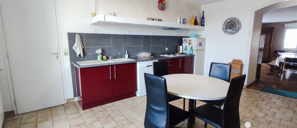 Town house 6 rooms of 166 m² in Aulnay (17470)