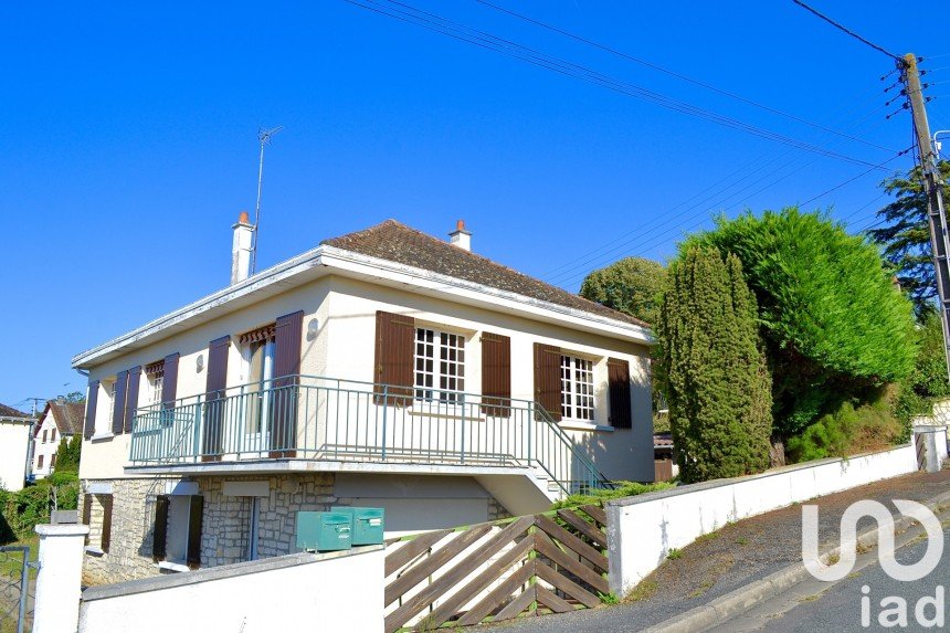 Traditional house 6 rooms of 136 m² in Le Blanc (36300)