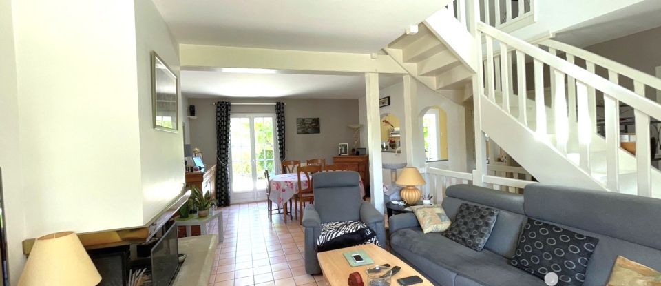 Traditional house 7 rooms of 142 m² in Orgerus (78910)