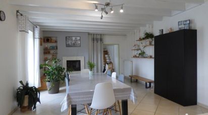 House 6 rooms of 208 m² in SAINT MARTIN LA PALLU (86380)