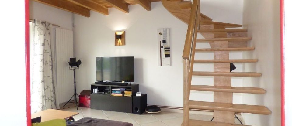 House 6 rooms of 208 m² in SAINT MARTIN LA PALLU (86380)