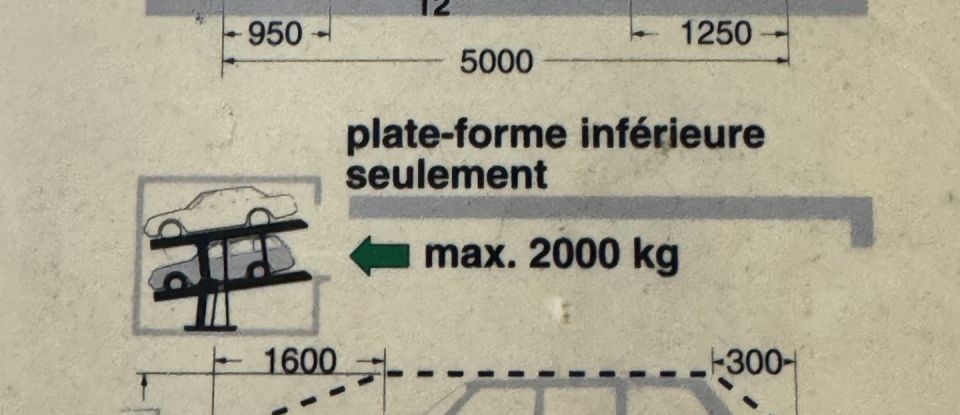 Parking of 6 m² in Paris (75017)