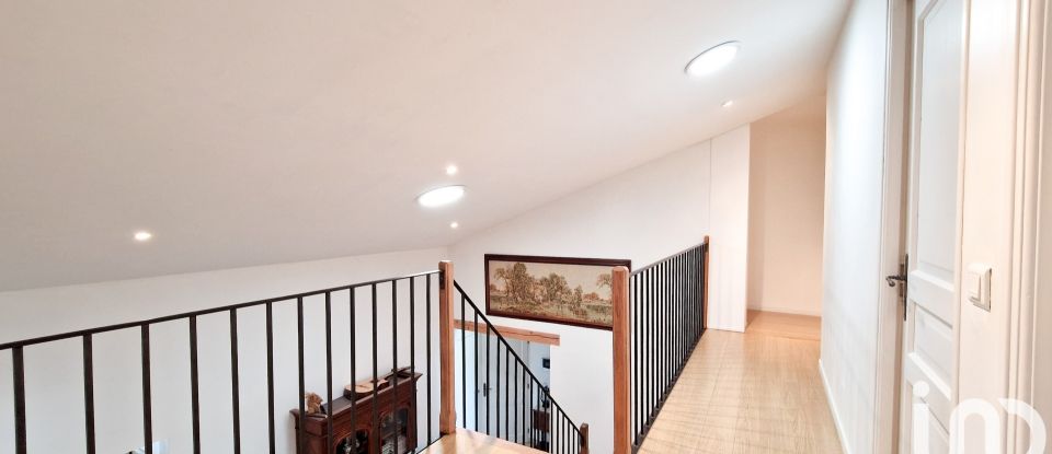 Maison 7 pièces de 238 m² à Labeuville (55160)