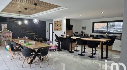 Maison d’architecte 7 pièces de 217 m² à Vinzelles (63350)