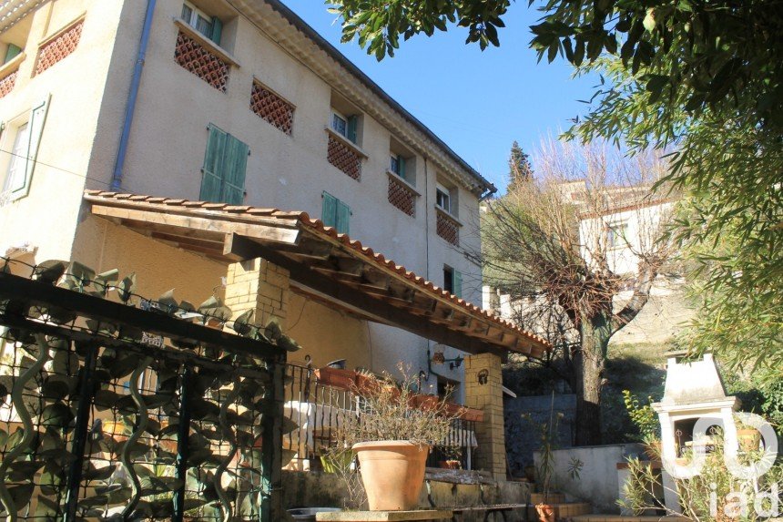 Maison 9 pièces de 245 m² à Alès (30100)