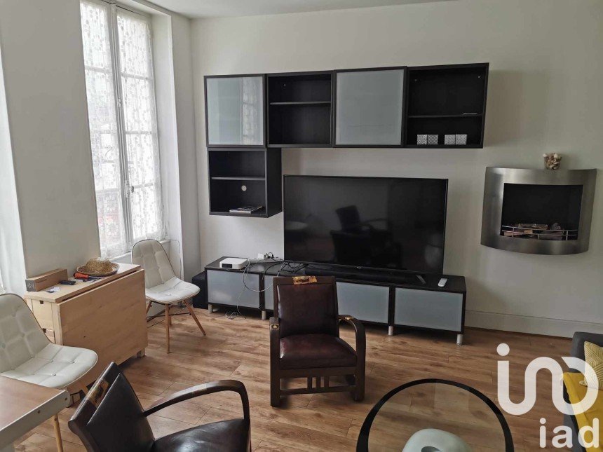 Apartment 2 rooms of 42 m² in La Rochelle (17000)