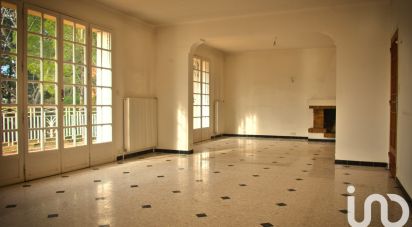 House 8 rooms of 264 m² in Uzès (30700)