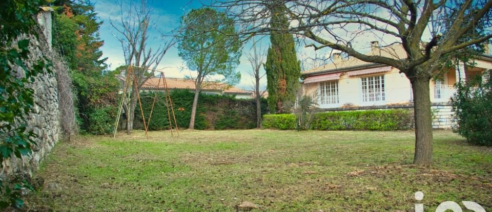 Maison 8 pièces de 264 m² à Uzès (30700)