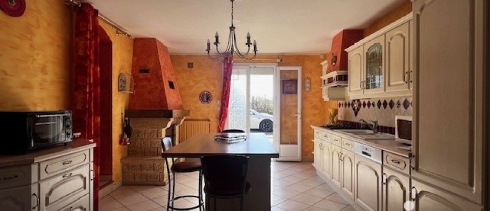 Village house 4 rooms of 110 m² in Amailloux (79350)