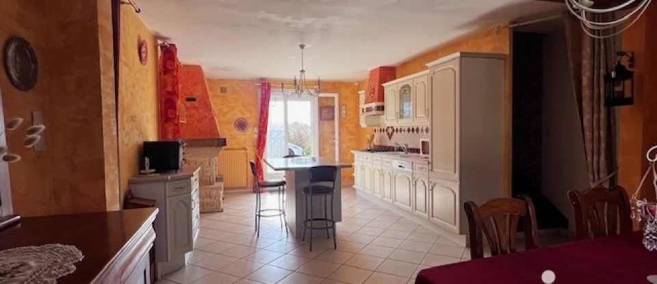 Village house 4 rooms of 110 m² in Amailloux (79350)