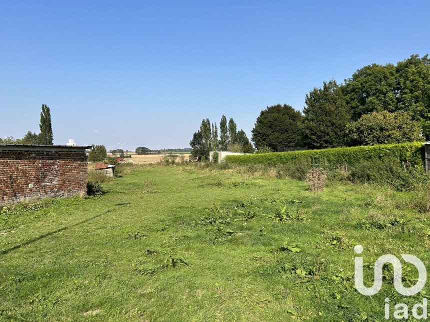 Land of 1,977 m² in Ramicourt (02110)