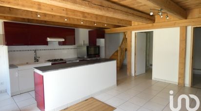 Maison 4 pièces de 85 m² à Vèze (15160)