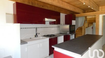 Maison 4 pièces de 85 m² à Vèze (15160)