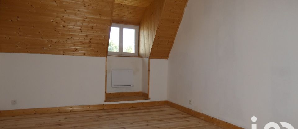 House 4 rooms of 85 m² in Vèze (15160)