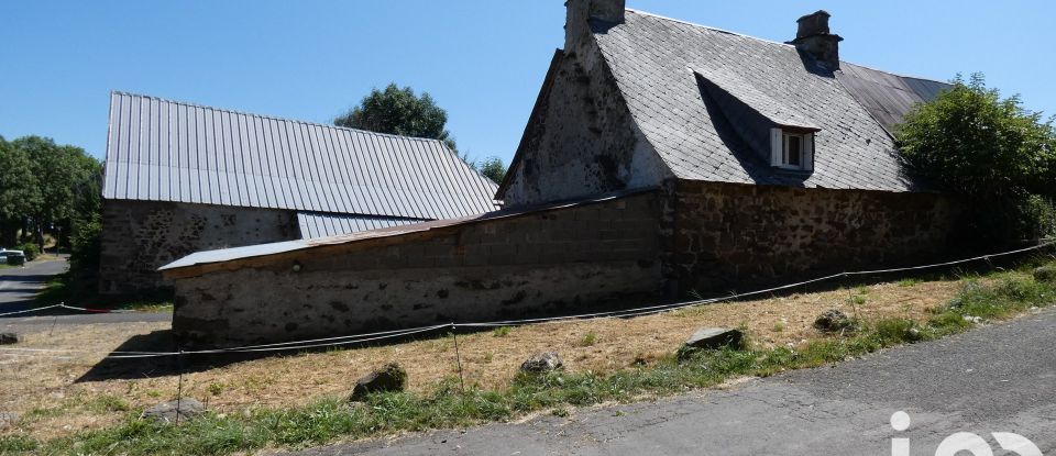 Maison 4 pièces de 85 m² à Vèze (15160)