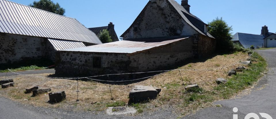 Maison 4 pièces de 85 m² à Vèze (15160)