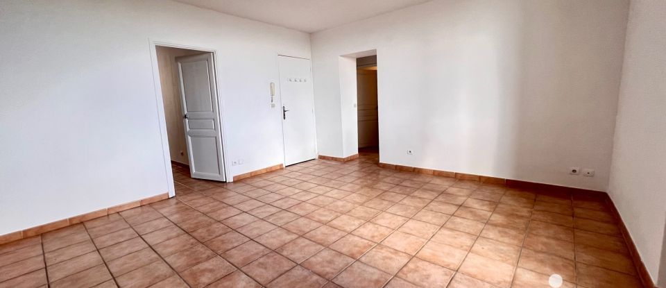 Appartement 4 pièces de 65 m² à Seillons-Source-d'Argens (83470)