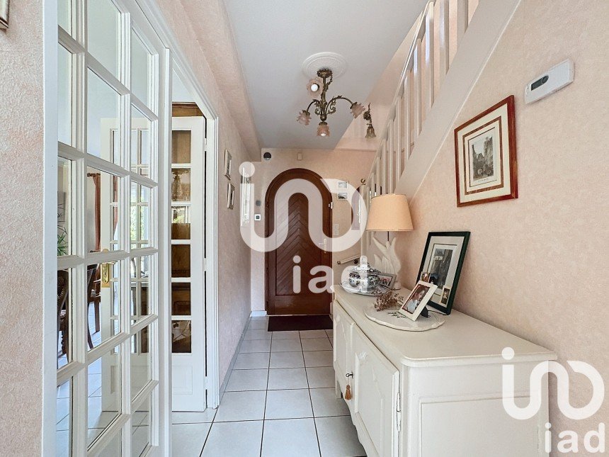 Traditional house 7 rooms of 127 m² in Pordic (22590)