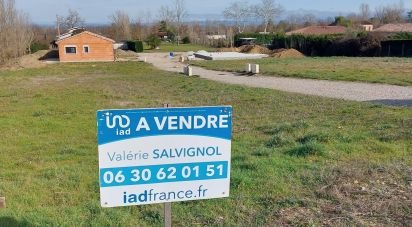 Land of 728 m² in Lescout (81110)