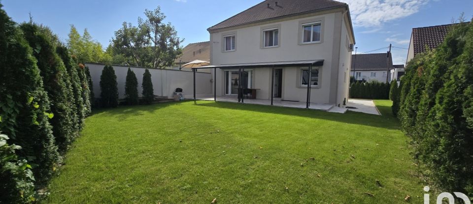 House 7 rooms of 167 m² in Pontault-Combault (77340)