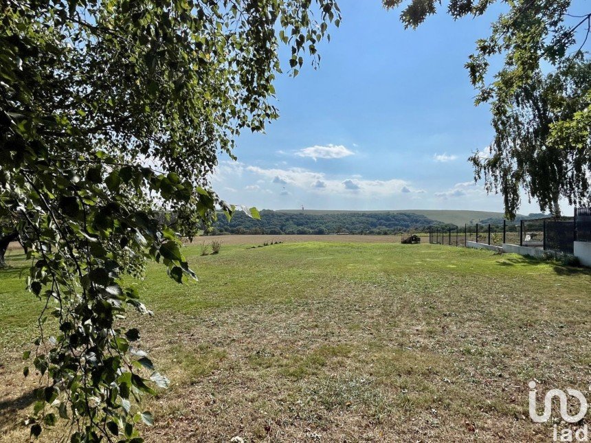 Land of 1,146 m² in SAINT-CRESPIN-SUR-MOINE (49230)