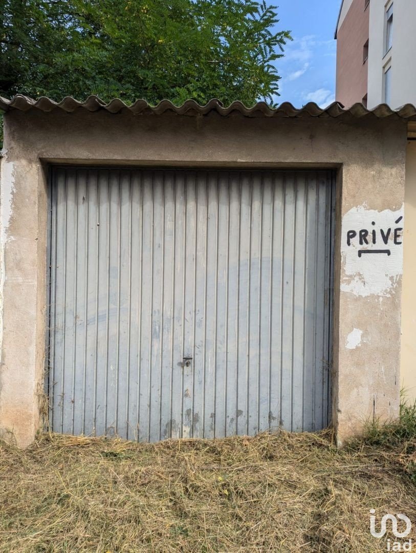 Parking/garage/box de 14 m² à Valence (26000)