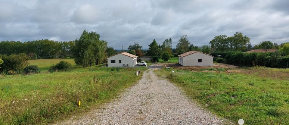 Land of 726 m² in Lescout (81110)