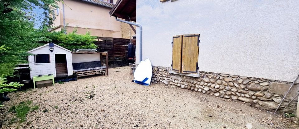 Town house 3 rooms of 87 m² in Montferrat (38620)