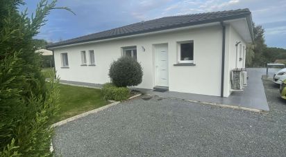 Maison 5 pièces de 140 m² à Tizac-de-Lapouyade (33620)