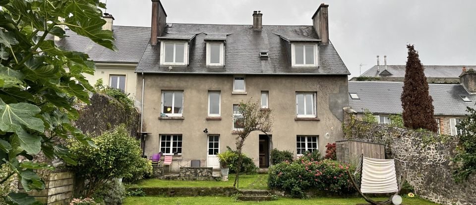 Maison 7 pièces de 235 m² à Coutances (50200)