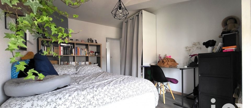 Appartement 4 pièces de 90 m² à Saint-Étienne (42100)