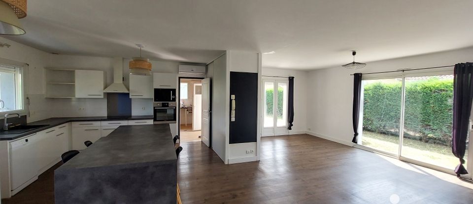 Maison 4 pièces de 110 m² à Saint-Vincent-de-Paul (40990)