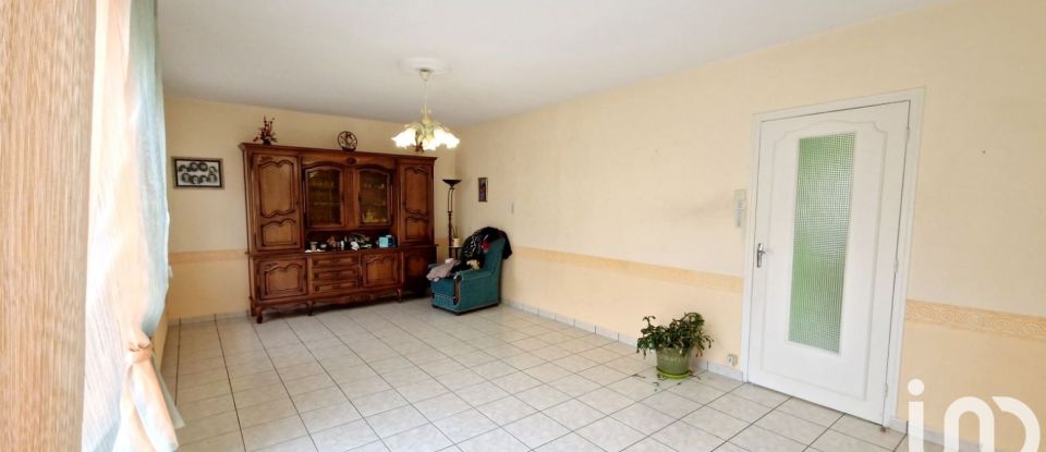 Traditional house 4 rooms of 90 m² in Louverné (53950)