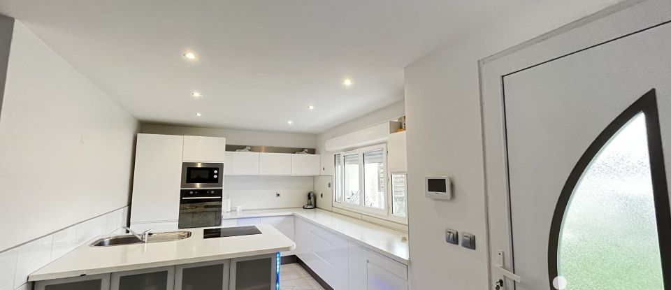 Maison 7 pièces de 157 m² à Lormont (33310)