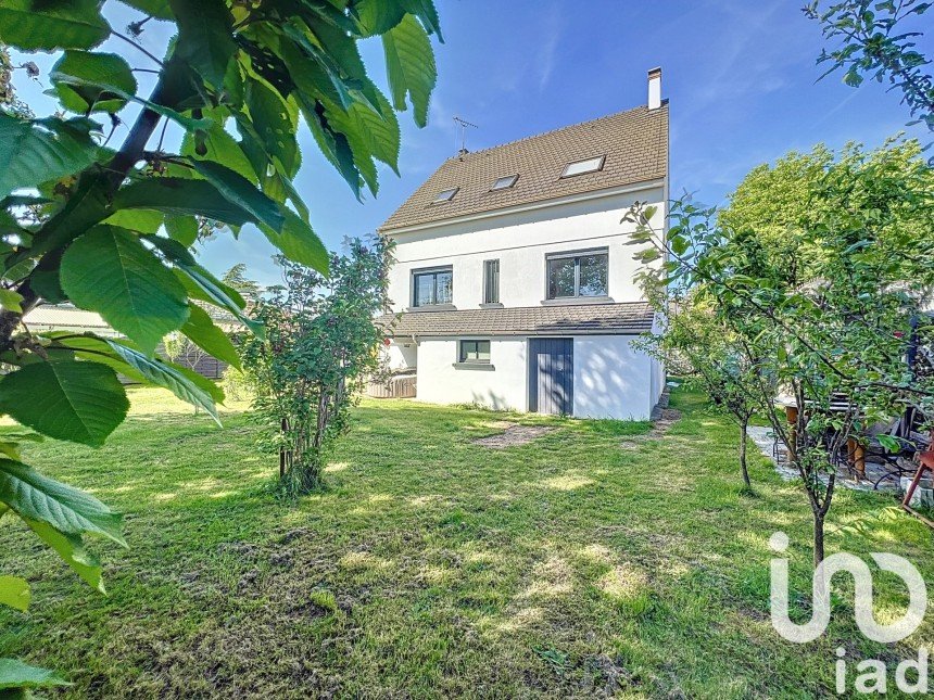 Maison 5 pièces de 115 m² à Gretz-Armainvilliers (77220)