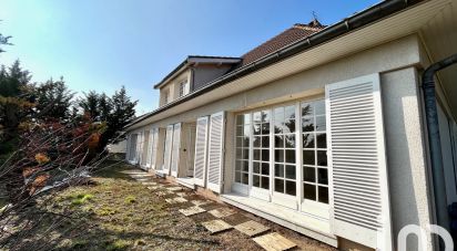 Maison traditionnelle 8 pièces de 231 m² à Veauche (42340)