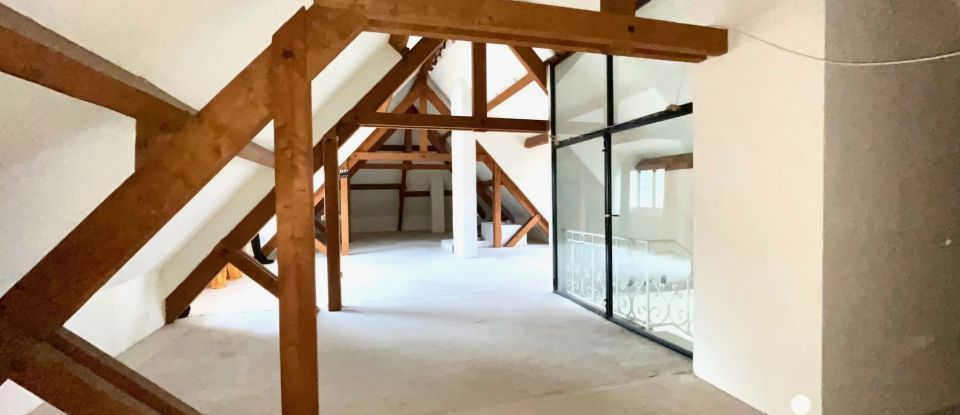 Maison traditionnelle 8 pièces de 231 m² à Veauche (42340)